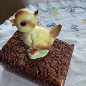 Vintage Lefton Easter Duckling Porcelain Figurine. 4.5"H x 3.5 W